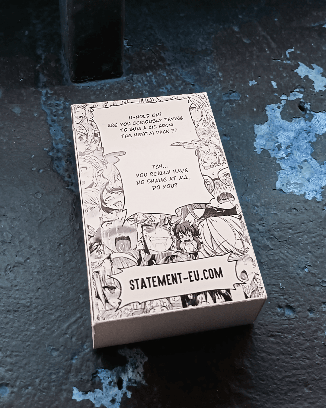 Hentai cigarette pack back view